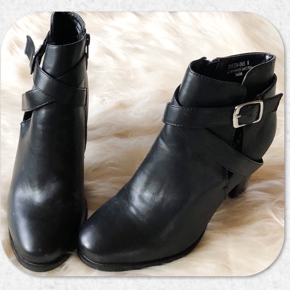 Bamboo “Cheek” Ankle Boots - Picture 2 of 6